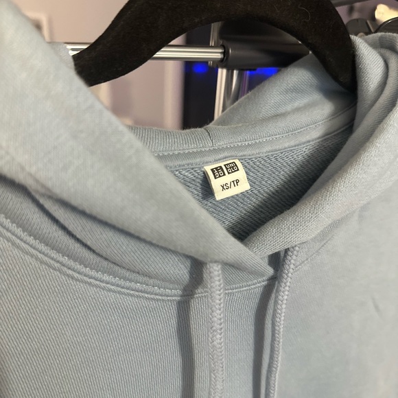 Uniqlo Light Blue Sleeveless Hoodie - Picture 2 of 6
